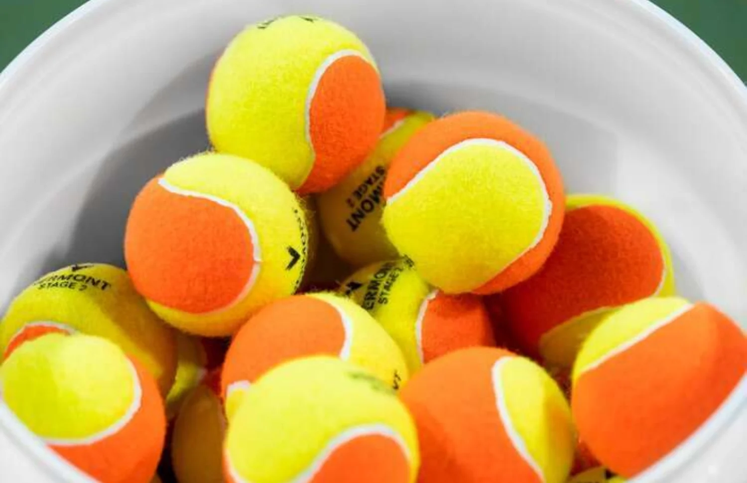 Differences Between Red, Orange, and Yellow Tennis Balls: How They Impact Gameplay