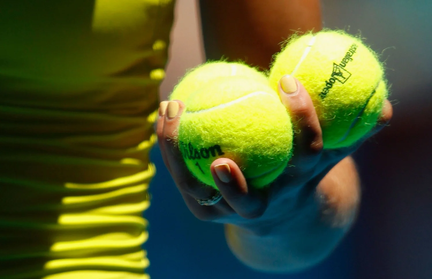 Differences Between Red, Orange, and Yellow Tennis Balls: How They Impact Gameplay